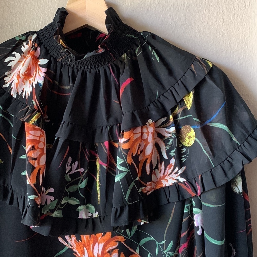 Floral Ruffle Blouse - Black - Picture 3 of 11